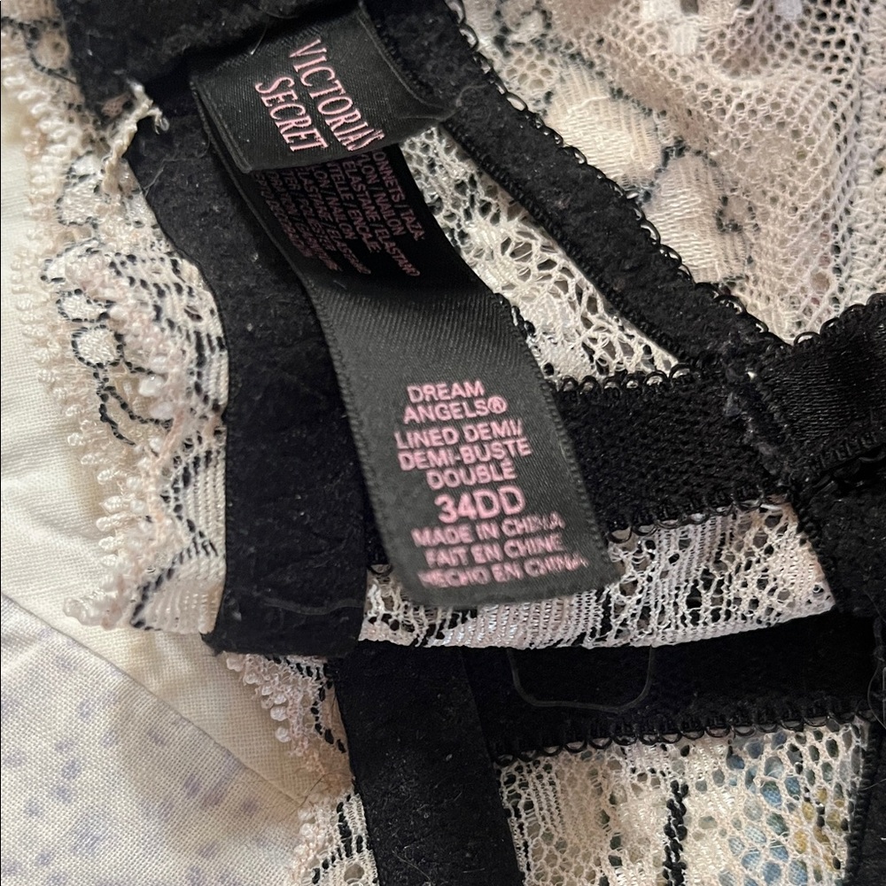 Victoria's Secret Lace Bra - Black and White -DREAM ANGELS BRA. VERY BEAUTIFUL - Picture 3 of 9